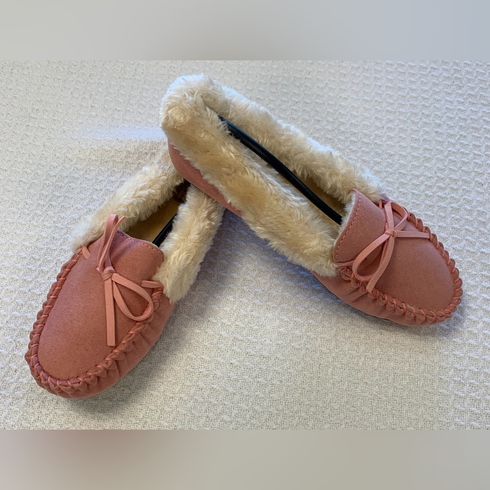 Alpine Swiss Pink Moccasins with Faux Fur Lining